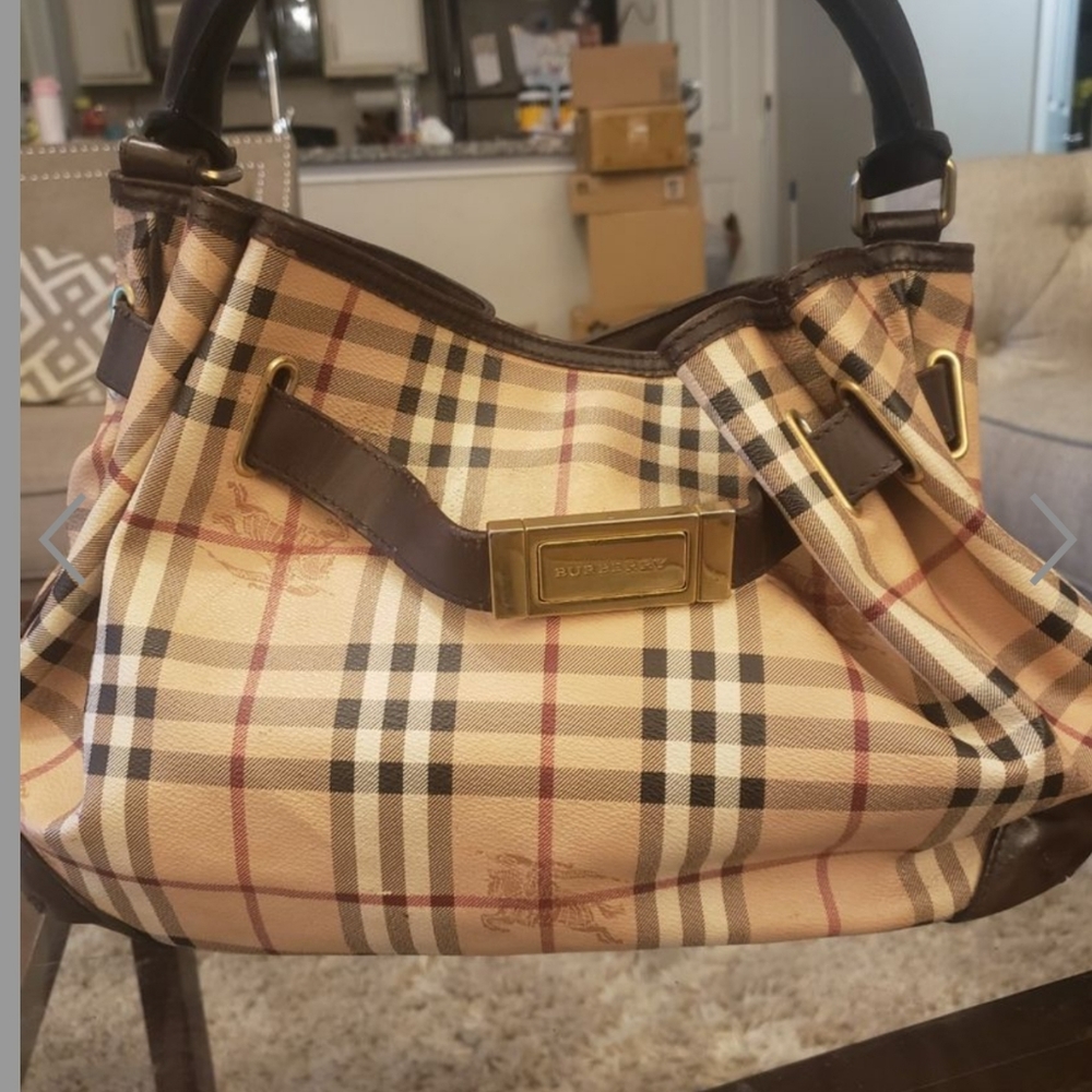 Burberry  wellenmore  hobo bag